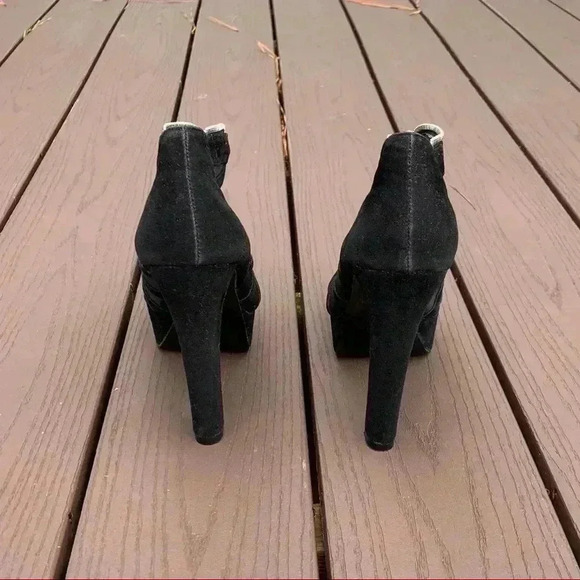 Colin Stuart black mesh pumps with zippers - Picture 4 of 6